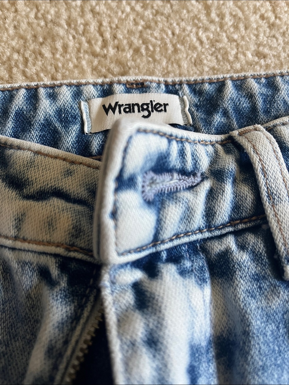 Wrangler Women's Light Blue Straight Leg Jeans - Picture 2 of 3